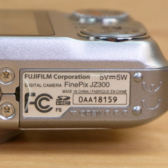 Fujifilm FinePix JZ300 12MP Digital Compact Camera | Tested & Working | Silver - Picture 9 of 9